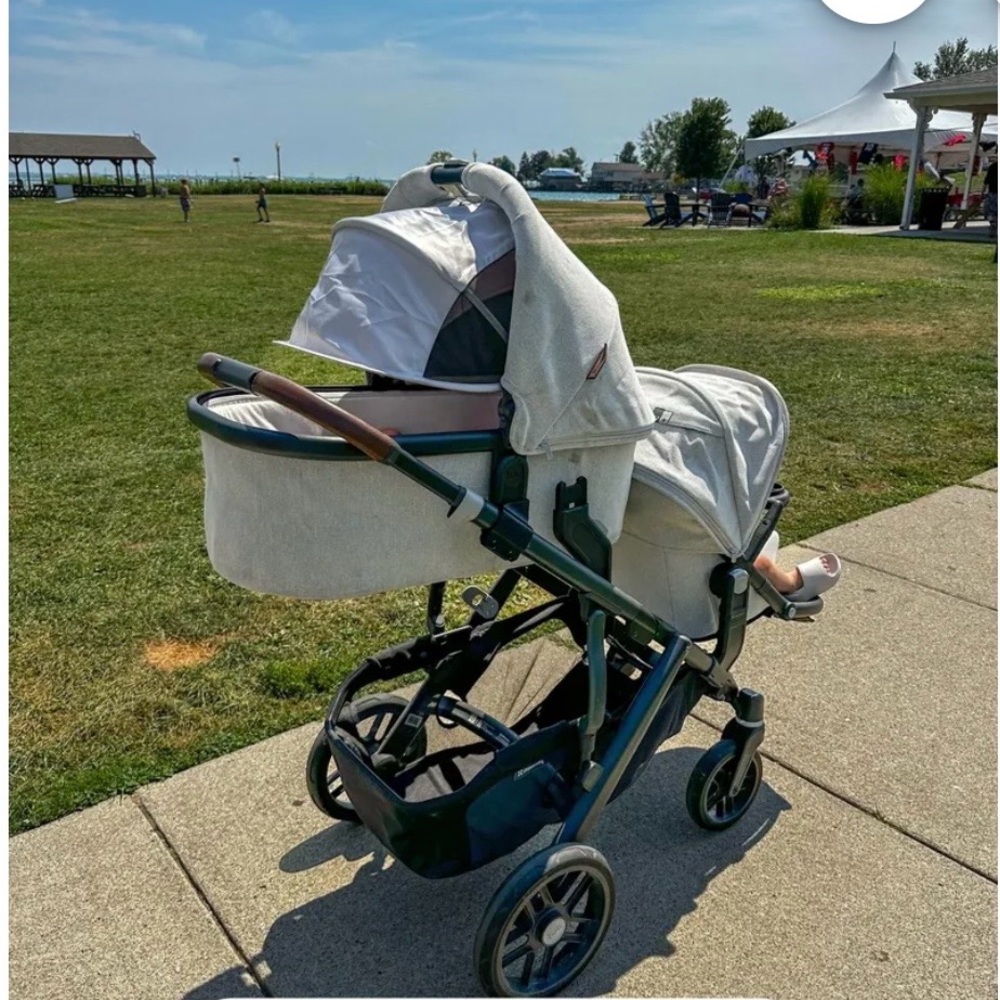 Uppababy adapter for bassinet up top!
